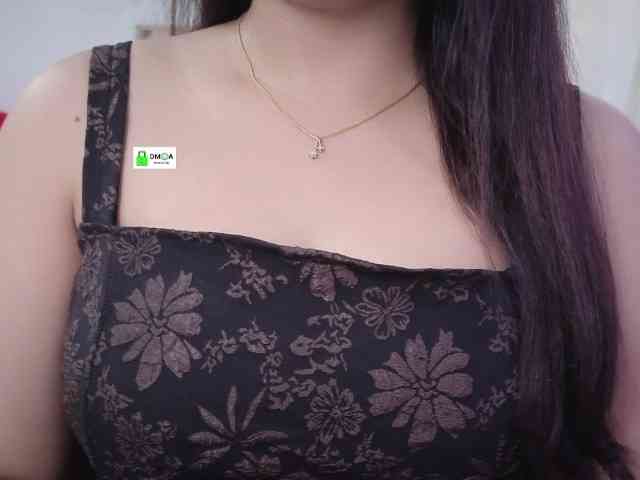 QuestQueen webcam