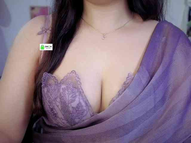 QuestQueen webcam