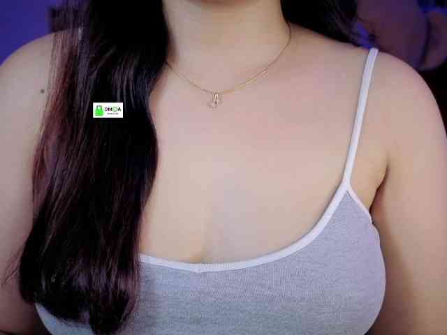 QuestQueen webcam
