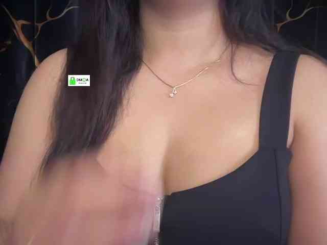 QuestQueen webcam