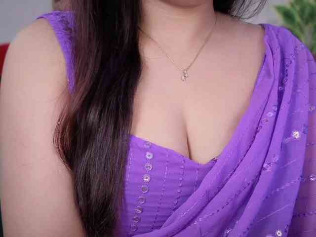 QuestQueen webcam