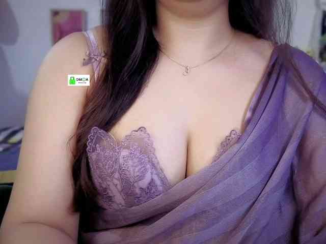 QuestQueen webcam