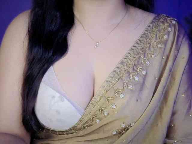 QuestQueen webcam