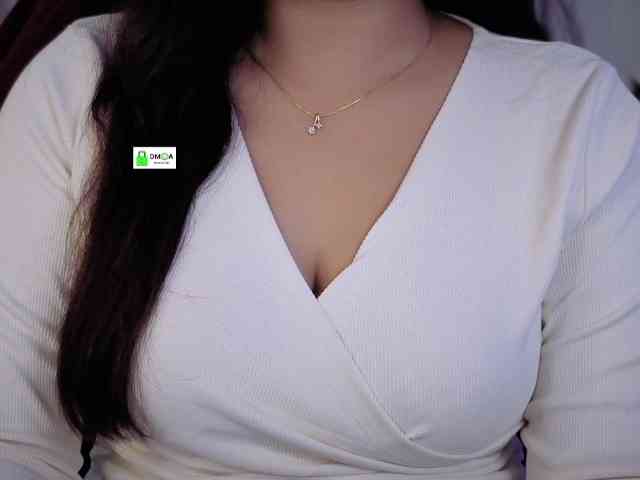 QuestQueen webcam
