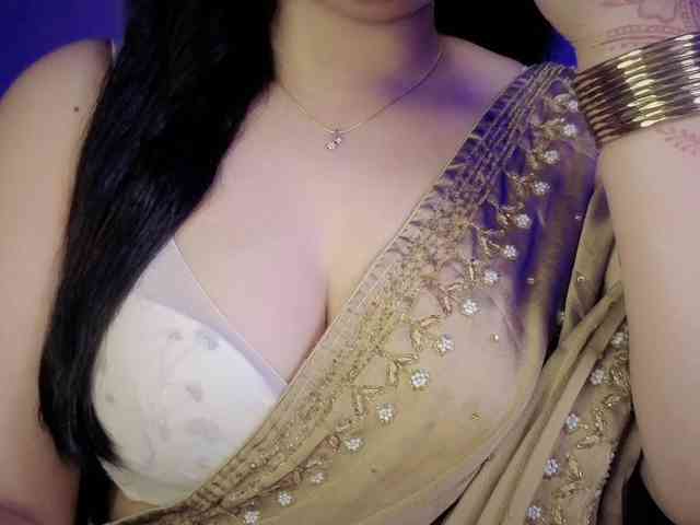 QuestQueen webcam