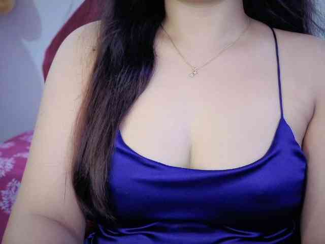 QuestQueen webcam