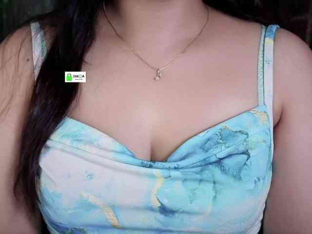 QuestQueen webcam