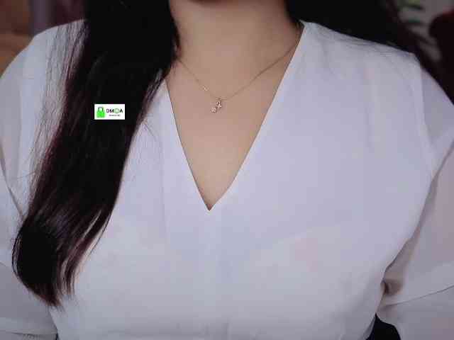 QuestQueen webcam