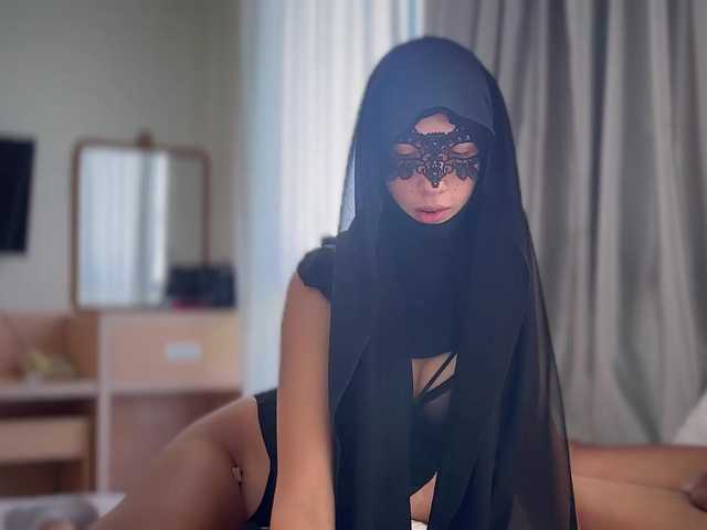 hiddenCrazySlut live cam on BongaCams