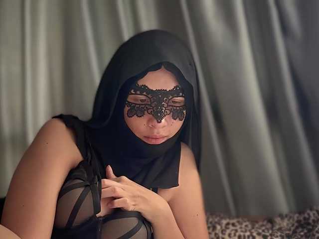 hiddenCrazySlut live cam on BongaCams