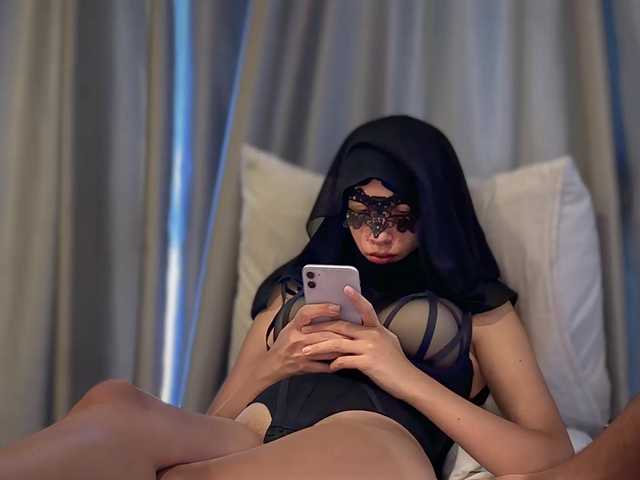 hiddenCrazySlut live cam on BongaCams