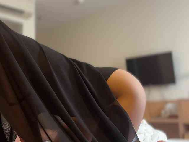 Model ini sedang live sekarang. hiddenCrazySlut
