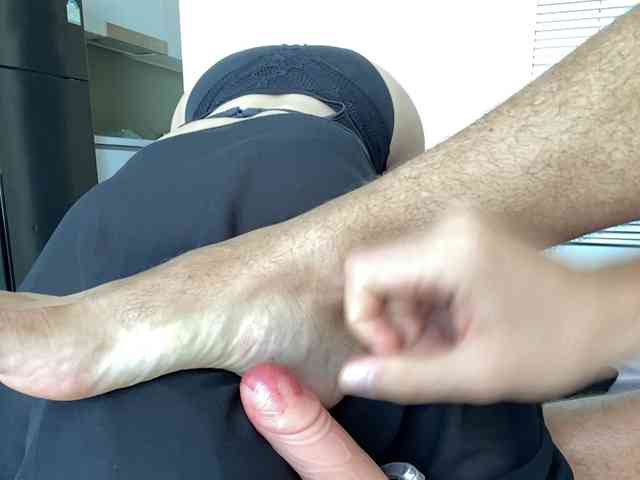 hiddenCrazySlut webcam