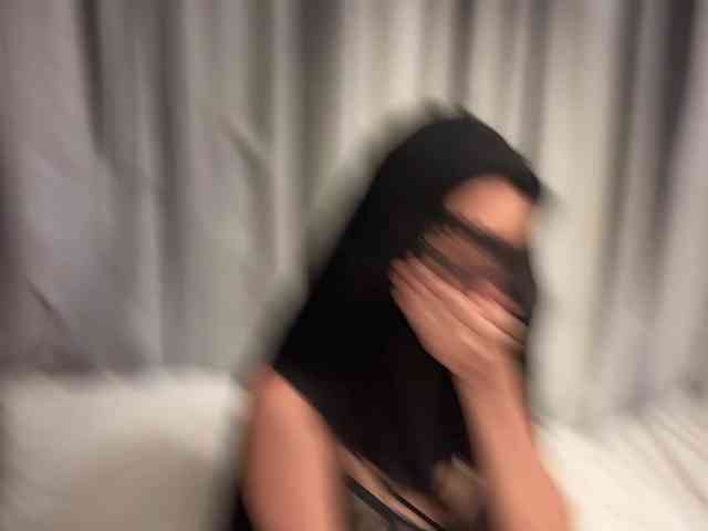 hiddenCrazySlut webcam