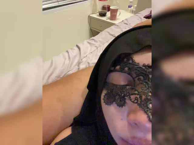 Model: hiddenCrazySlut