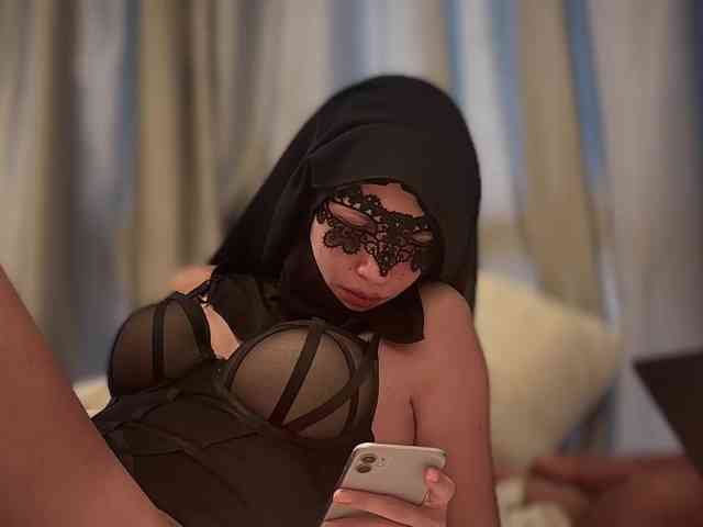 Model: hiddenCrazySlut