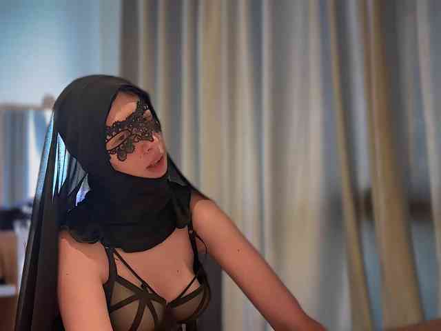 hiddenCrazySlut Live Webcam on BongaCams