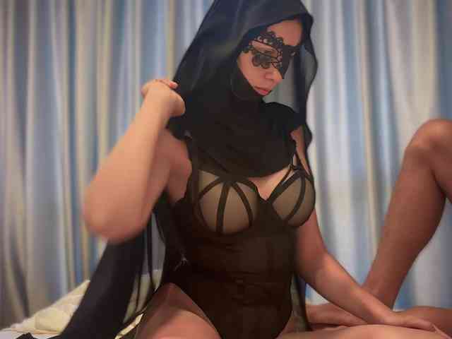 Model: hiddenCrazySlut
