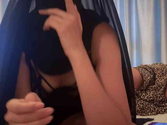 Model: hiddenCrazySlut