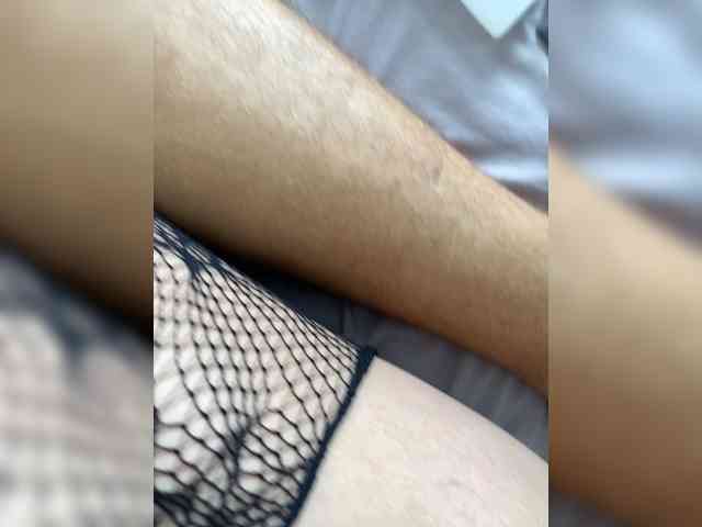 hiddenCrazySlut webcam