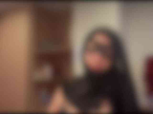 hiddenCrazySlut webcam