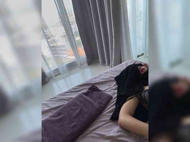 Model: hiddenCrazySlut