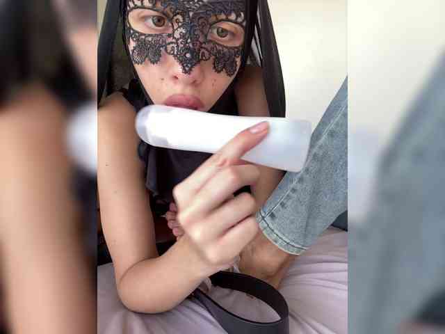 hiddenCrazySlut webcam