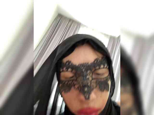 Model: hiddenCrazySlut