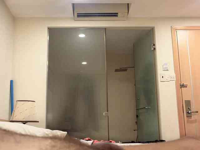 hiddenCrazySlut webcam