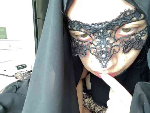 hiddenCrazySlut webcam