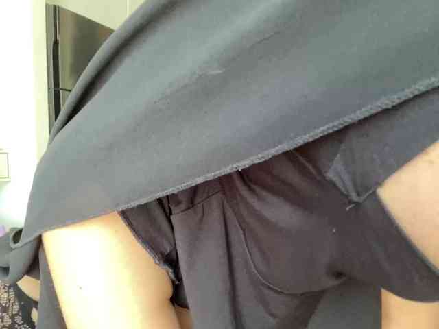 hiddenCrazySlut webcam