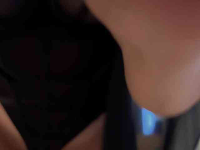 hiddenCrazySlut webcam