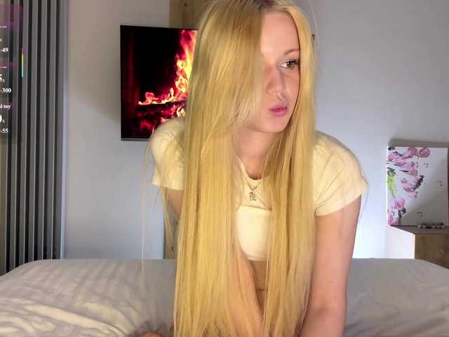 moonavelle live cam on BongaCams