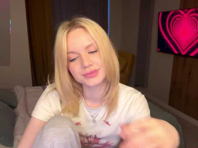 moonavelle's BongaCams show and profile