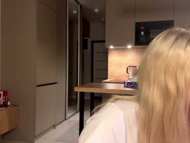  moonavelle chat room