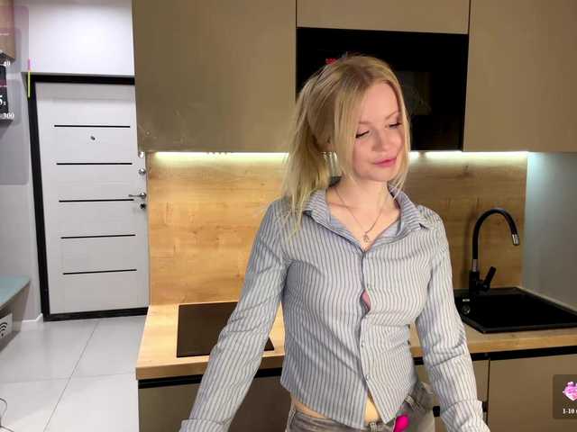 moonavelle live cam on BongaCams