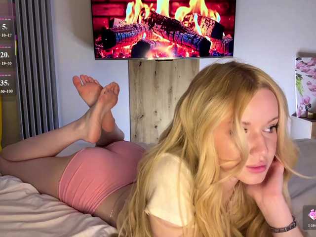 moonavelle live cam on BongaCams