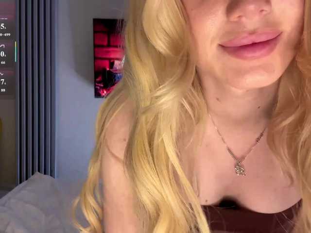 moonavelle live cam on BongaCams