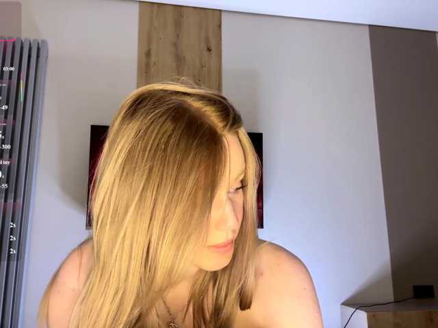 moonavelle live cam on BongaCams
