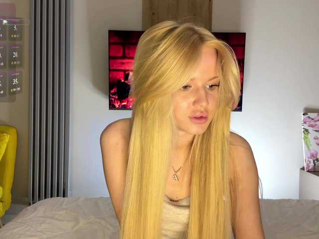 moonavelle live cam on BongaCams