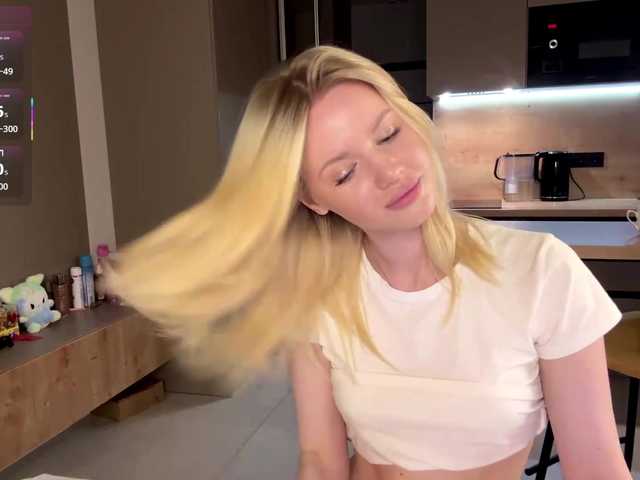 moonavelle live cam on BongaCams