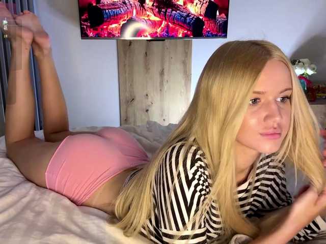 moonavelle live webcam show