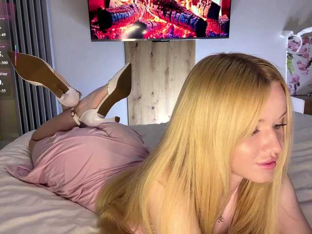 moonavelle live cam on BongaCams