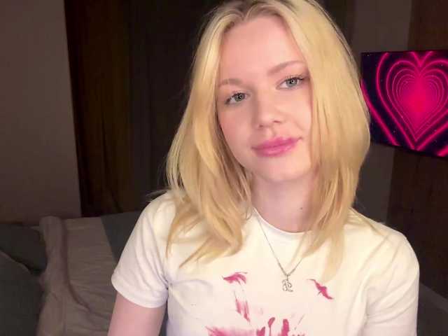 moonavelle's BongaCams show and profile