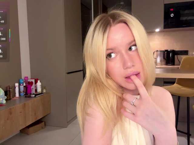 moonavelle live cam on BongaCams