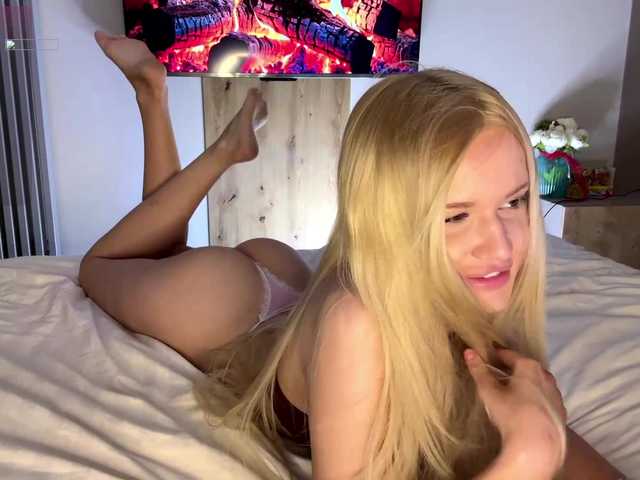 moonavelle live cam on BongaCams