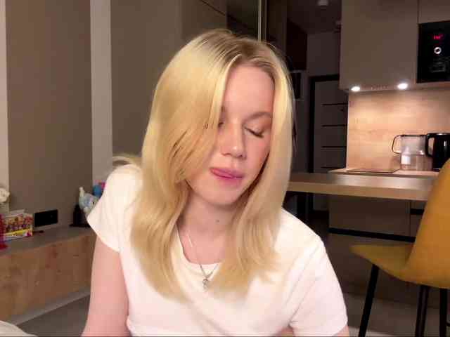 moonavelle webcam