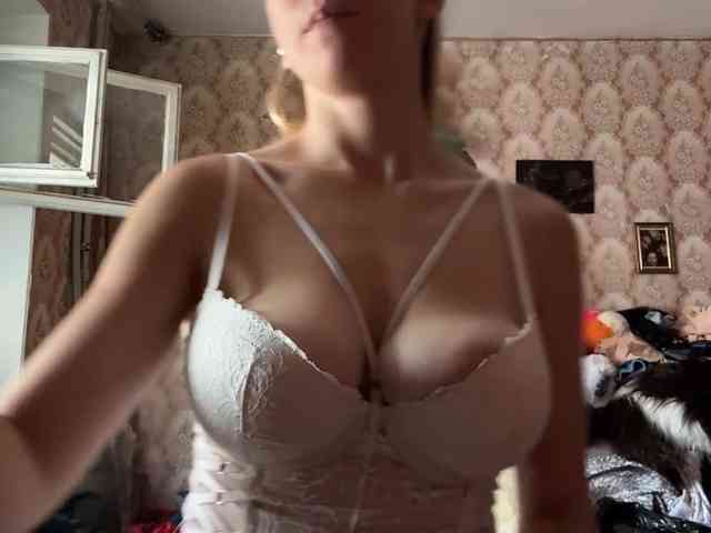 BrigitteMcchristian webcam