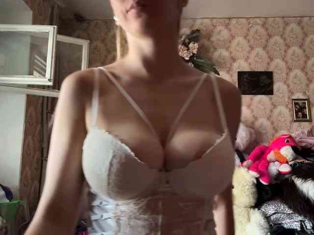 BrigitteMcchristian webcam