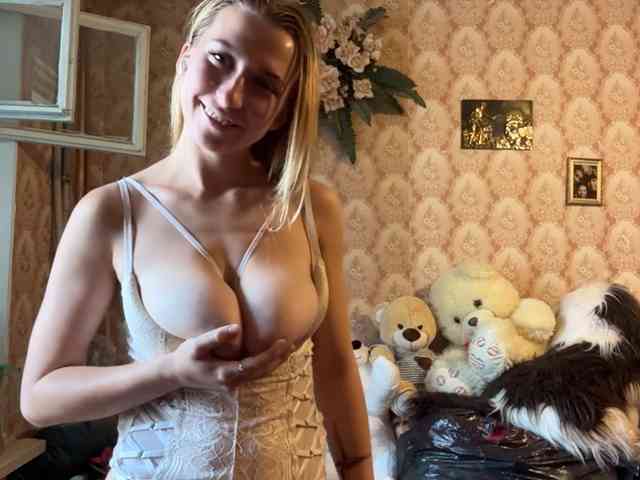 BrigitteMcchristian webcam